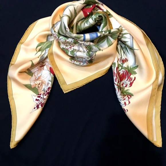 Hermès scarf - Picture 1 of 7